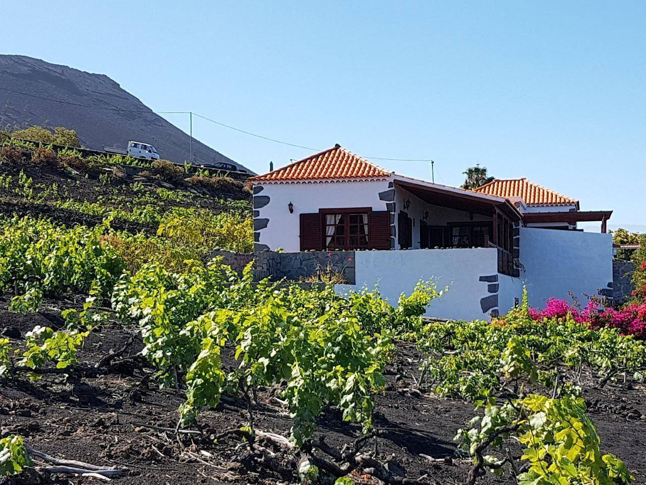 House the Viñas, with views of the sea, the mountains and the volcanoes in Fuencaliente de La Palma, La Palma Sur