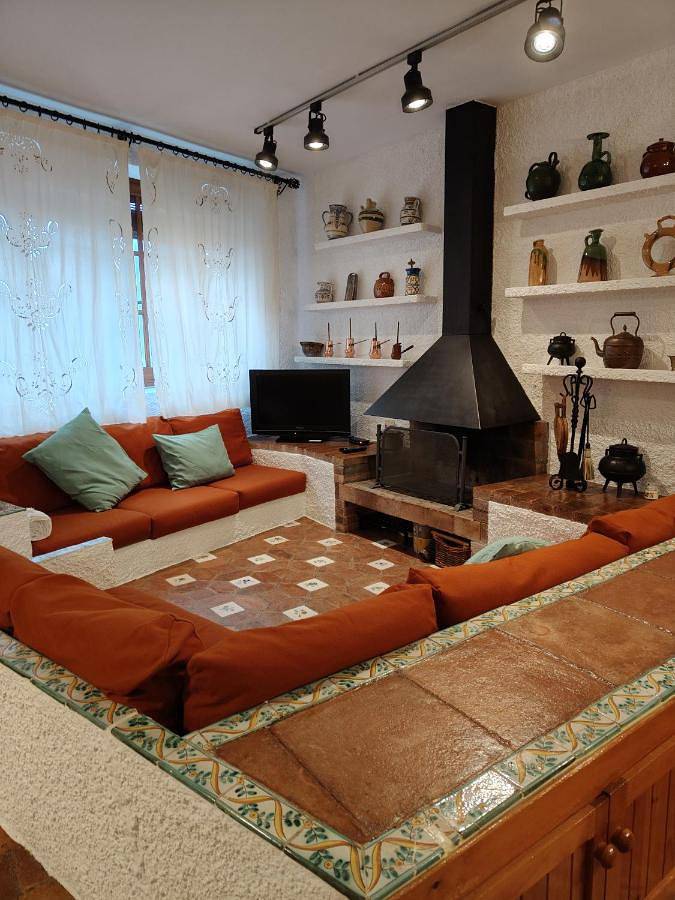 Casa rural para 6 personas, con vistas y terraza, Se admiten mascotas en Massis dels Ports - 2