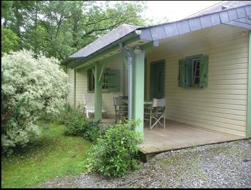 Gîte pour 6 personnes, avec vue et terrasse, animaux acceptés à Eysus