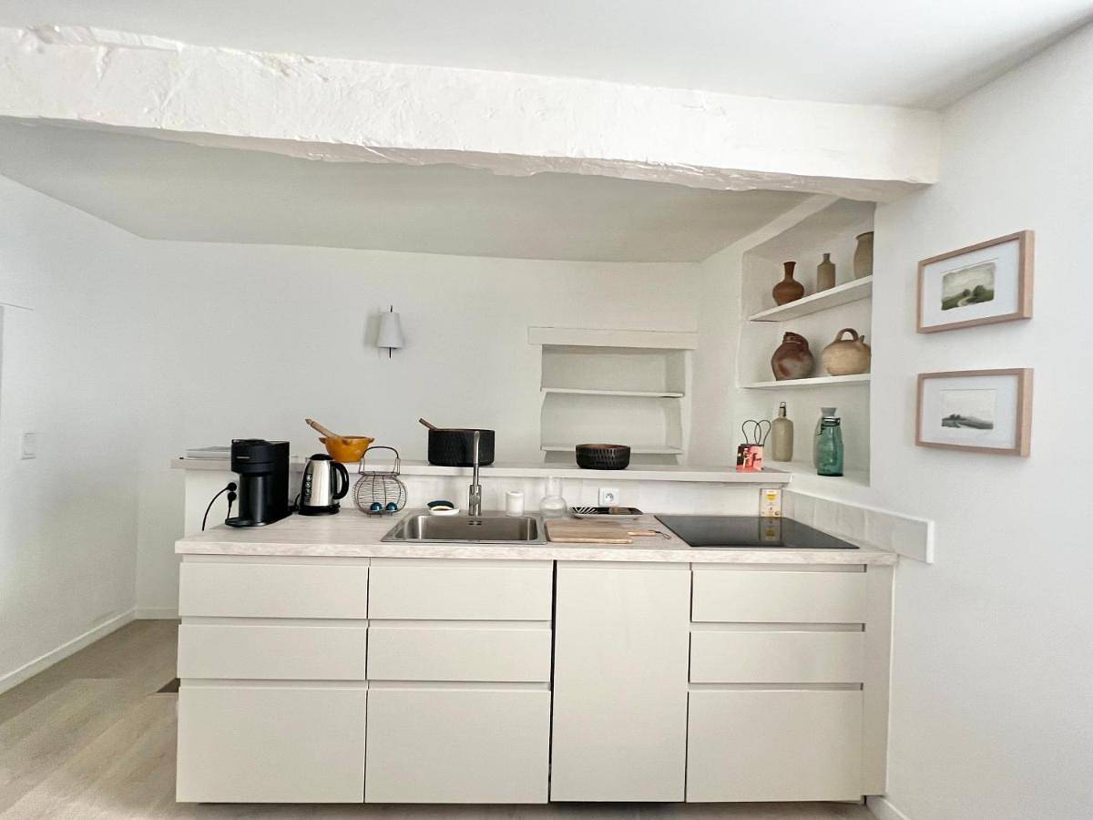 Appartement entier, Maison de village Arty et terrasse au calme in Lourmarin, Parc naturel régional du Luberon