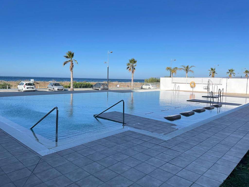 Appartamento intero, Appartamento di vacanza 'Atico Duna Beach' con vista mare e Wi-Fi in Torrox Costa, Torrox
