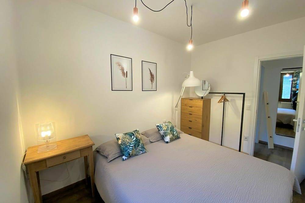 Ganze Wohnung, Schöne Wohnung für 5 Gäste mit Pool,  W-Lan, Tv, Balkon und Haustiere erlaubt in Molina di Ledro, Ledro