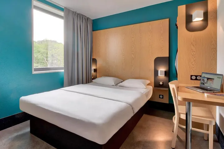 Hotel para 4 personas - 1