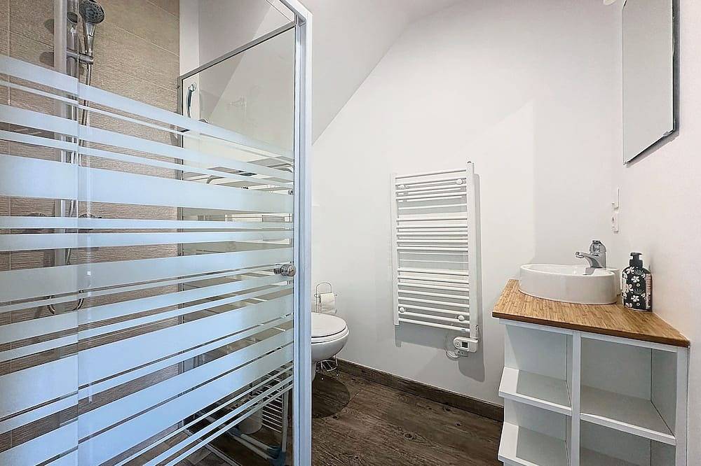 Appartement entier, Beau studio proche de la mer ( le ponton ) in Donville-les-Bains, Côte de la Déroute