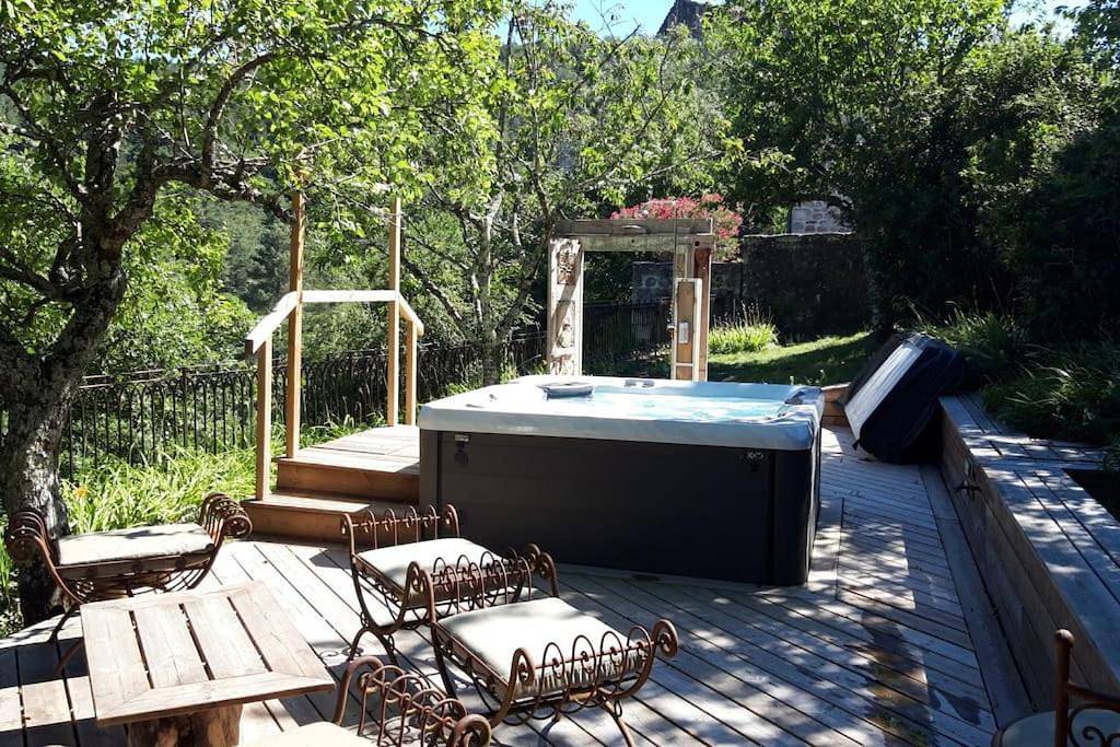 Villa in Saint-Michel-de-Boulogne, Parc naturel régional des Monts d'Ardèche