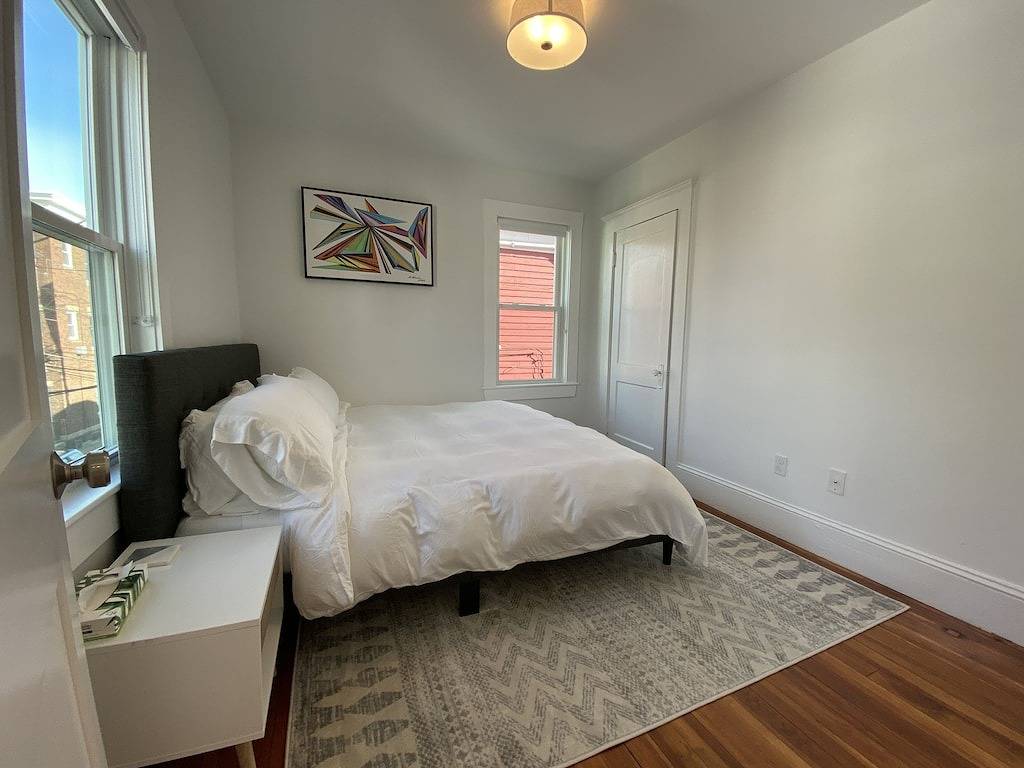 Ganze Wohnung, Downtown Salem - Park & Play Modern 3 Bedroom in Salem (MA), Essex County (MA)
