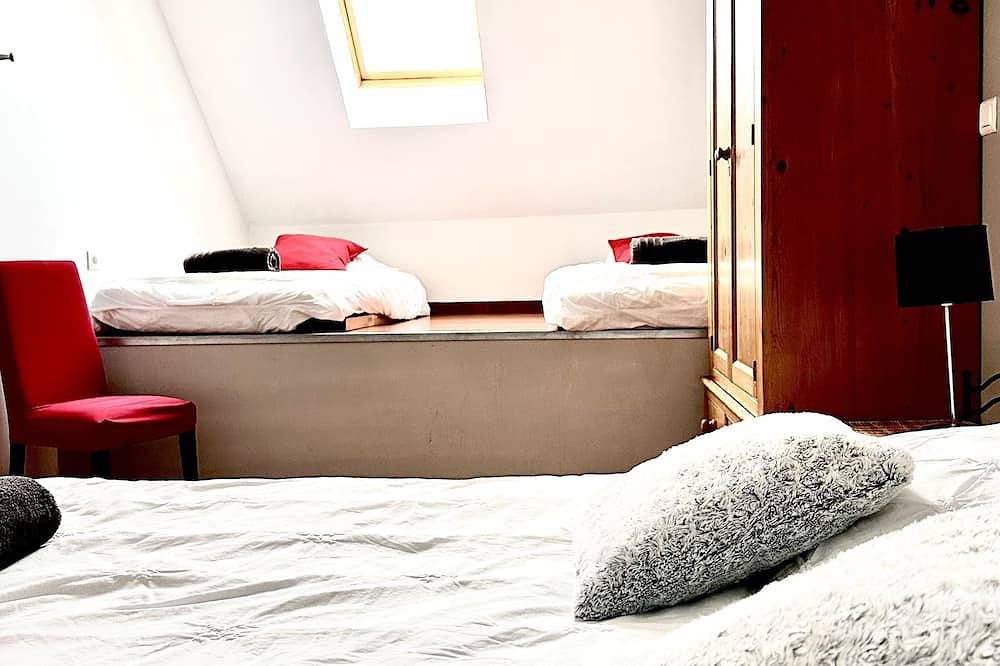 Gite Les Bambous - 8 personnes - 3 chambres - 2 Sdb - Piscine intérieure in Arques, Région de Saint-Omer