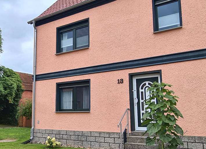Ferienhaus für 4 Personen, mit Garten und Seeblick in Milower Land