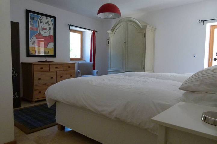 Gîte pour 10 personnes, avec jardin à Saint-Jean-de-Belleville - 3