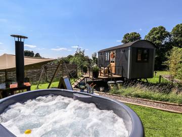 Hütte für 2 Personen, mit Garten und Whirlpool in England