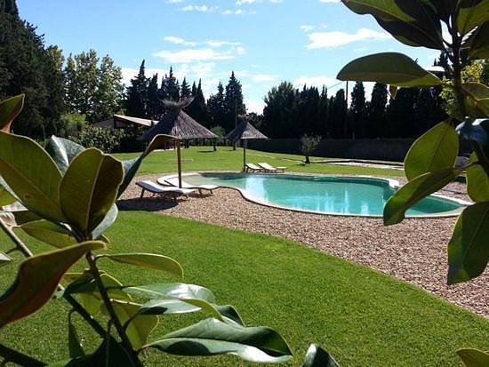 Gîte pour 4 personnes, avec Jacuzzi et Terrasse ainsi que Jardin et Piscine à Rognonas