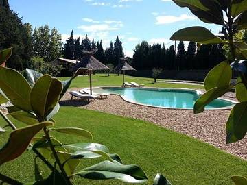 Gîte pour 4 personnes, avec jacuzzi ainsi que jardin et piscine à Rognonas