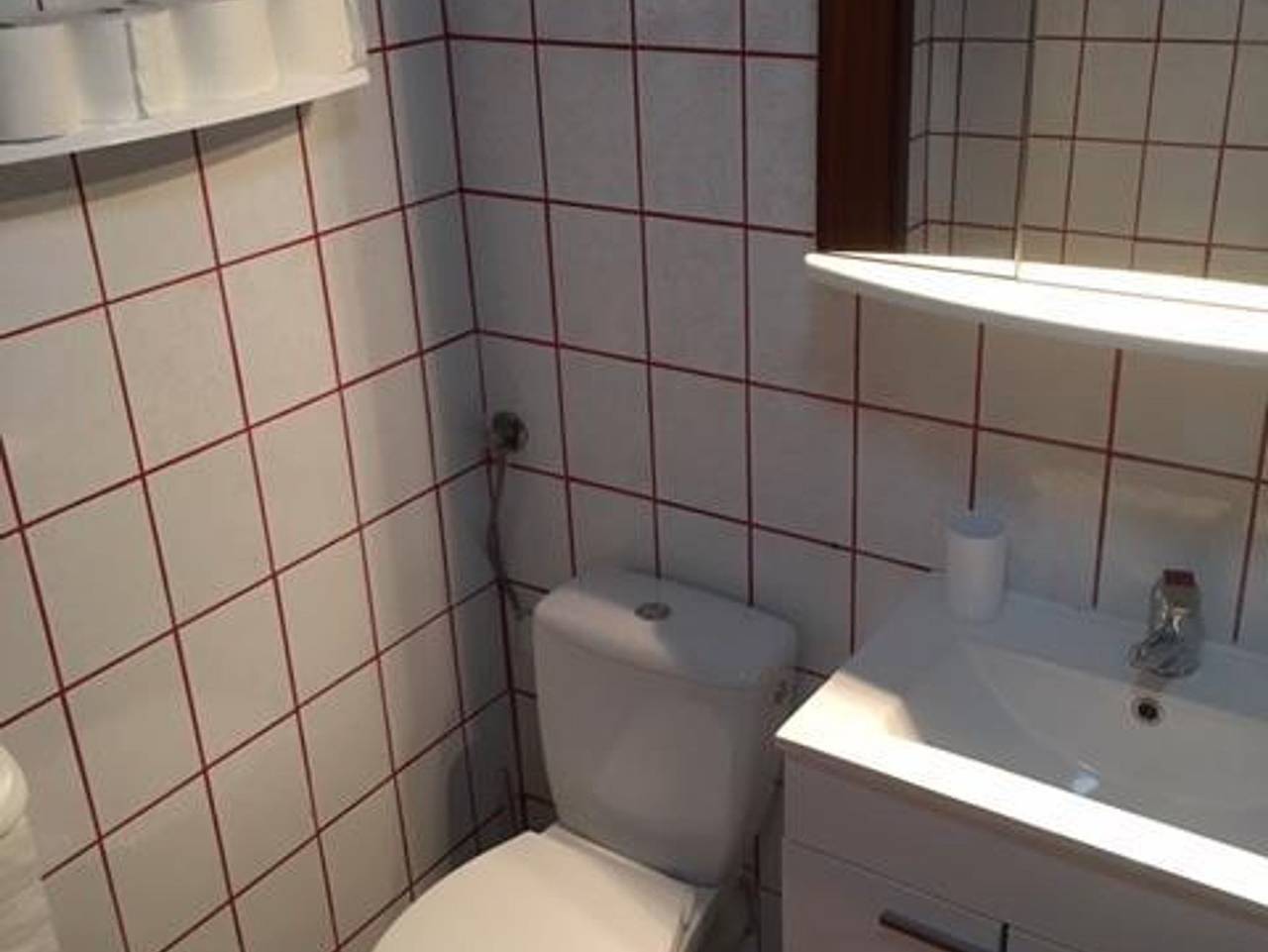 Ganze Ferienwohnung, Friedhelm Meyer-Beer - Appartement/Fewo, Dusche, Wc, Wohn-/Schlafraum in Bendorf, Mittelrhein