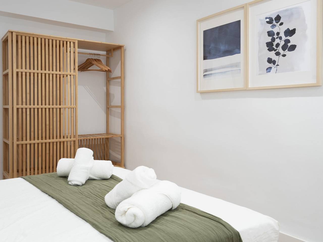 Apartamento inteiro, Apartamento de lujo cerca del centro y estaciones de transporte, ideal para familias y parejas in Chana (Granada), Granada