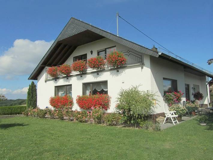 Ferienwohnung für 4 Personen, mit Balkon und Terrasse sowie Garten in Thalfang am Erbeskopf
