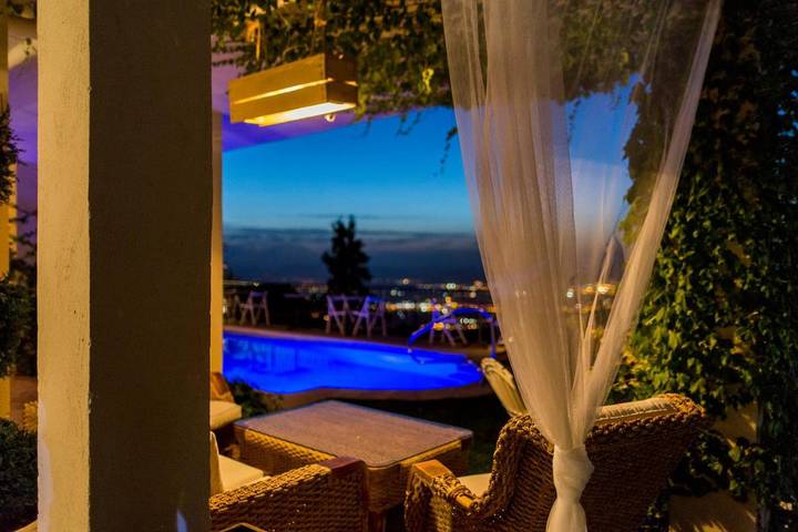 Hôtel pour 2 personnes, avec Terrasse et Jacuzzi ainsi que Jardin et Piscine à La Zubia - 4
