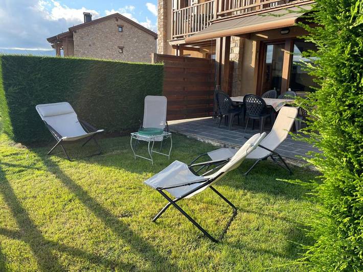 Gîte pour 5 personnes, avec vue ainsi que jardin et piscine à Osséja - 2