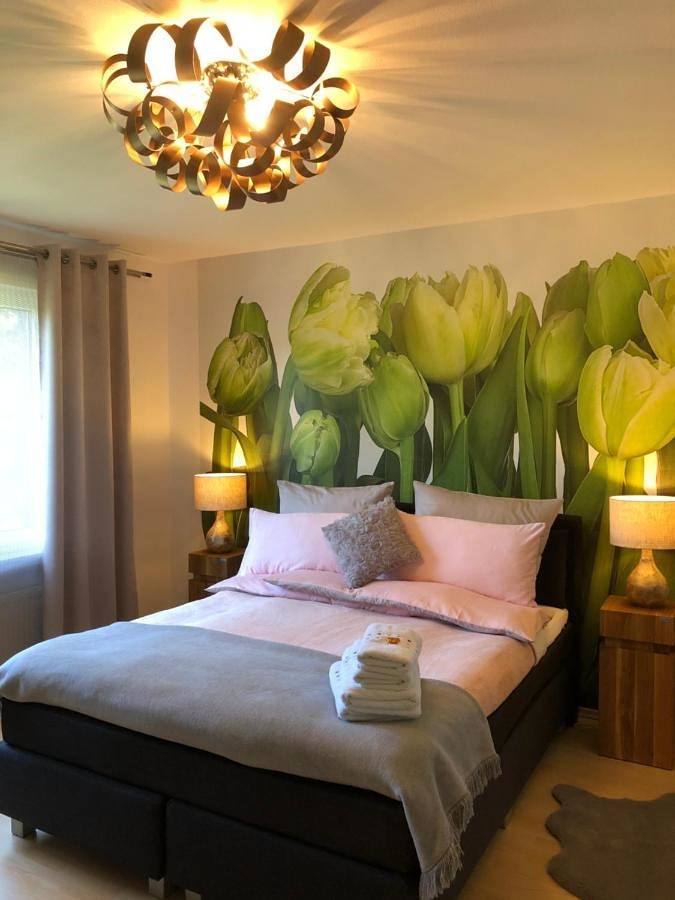 Ferienwohnung für 5 Personen, mit Terrasse und Ausblick in Petersberg
