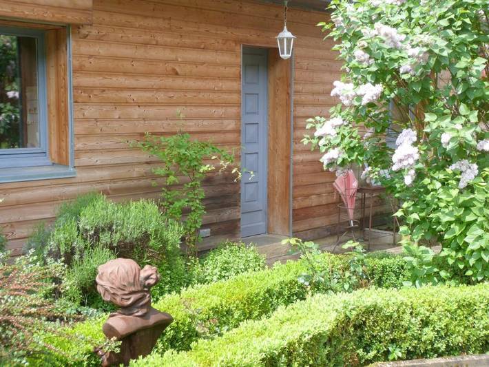 Location de vacances pour 2 personnes, avec piscine ainsi que jardin et vue à Ornans - 4