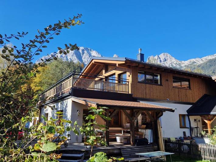 Chalet für 10 Personen, mit Garten und Pool sowie Ausblick in Leogang