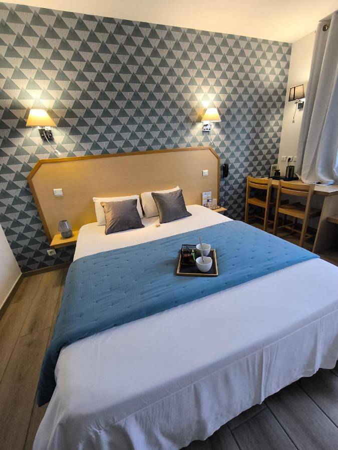 Hôtel Le Laury's-hôtel calme proche de Rodez avec parking privé gratuit-Arrivée après 20h possible via borne automatique in Onet-le-Château, Aveyron