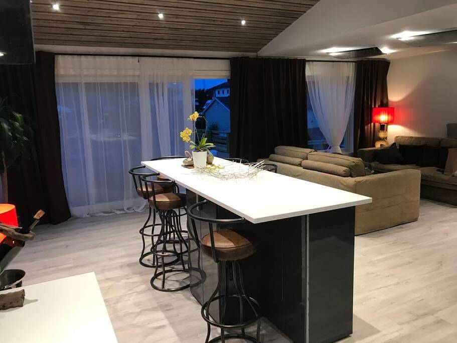 Ganze Wohnung, Topp moderne suite. in Larvik