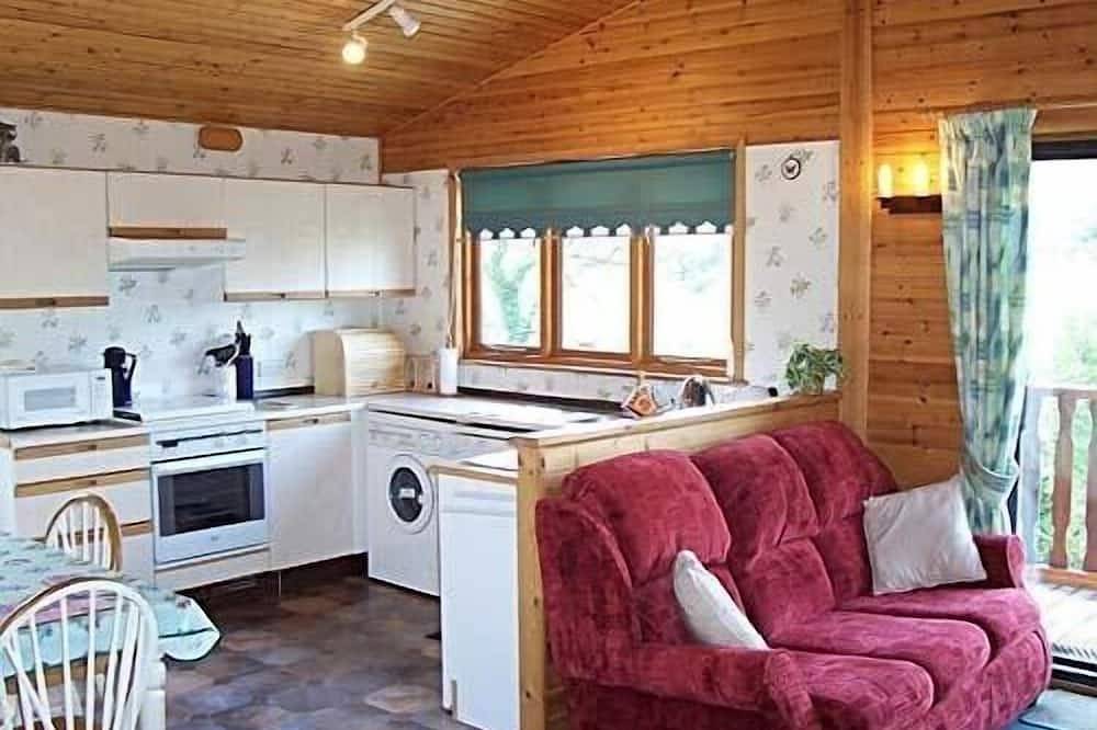 Tranquil Luxury 4 Star Lodge With View Over Woodland, Narberth, Pembrokeshire in Narberth, Pembrokeshire