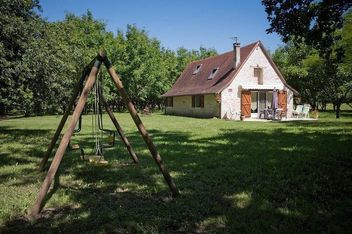 Location de vacances pour 4 personnes, avec jardin, animaux acceptés à Lacave