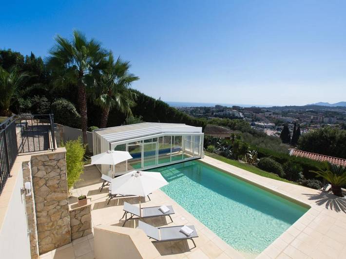 Chambre d’hôte pour 2 personnes, avec Terrasse et Jacuzzi ainsi que Piscine et Vue dans les Alpes maritimes