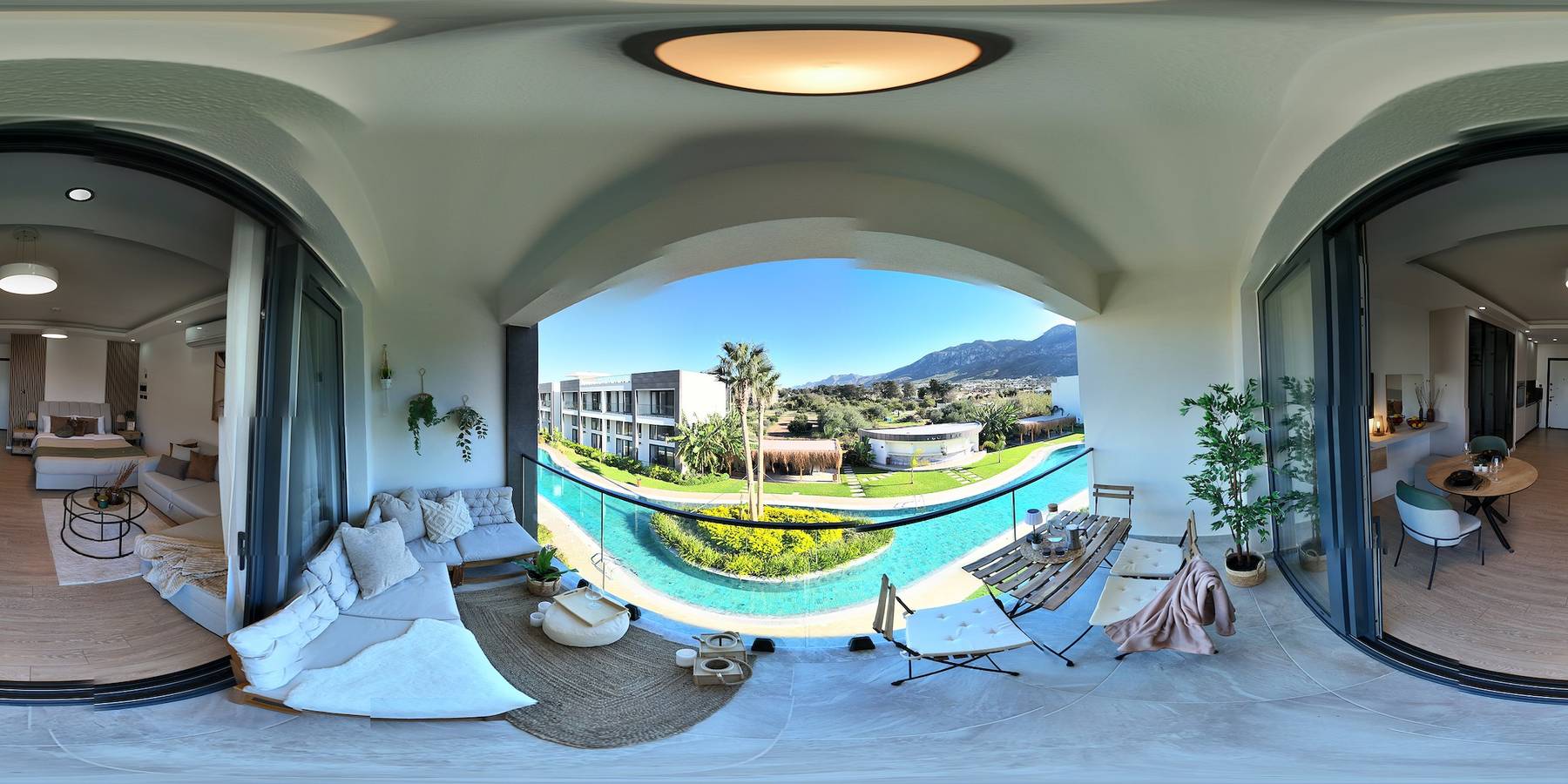 Estudio entero, Amplio apartamento con vistas a la piscina y al mar in República Turca del Norte de Chipre