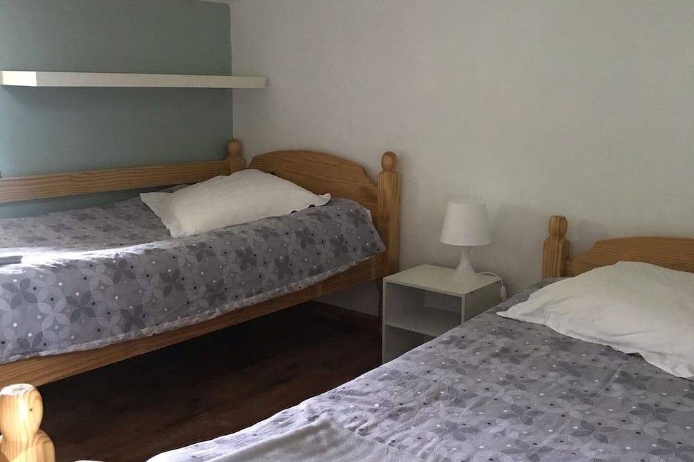 Appartement entier, Appartement indépendant dans maison. in Le Born, Haute-Garonne