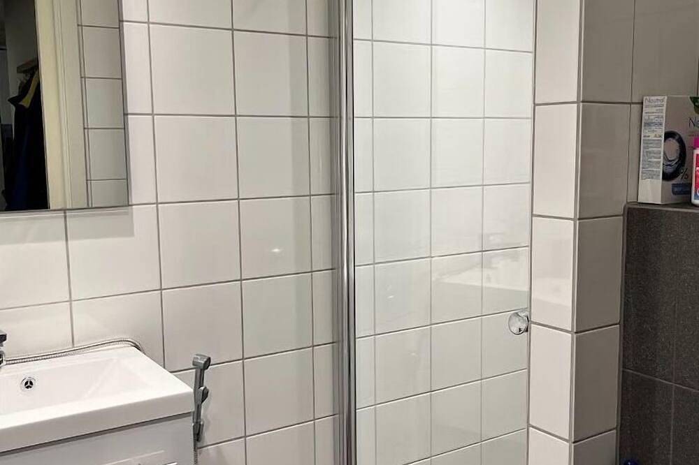 Charming large room -Bnb- with balcony in wonderful Stavanger Center in Storhaug, Stavanger