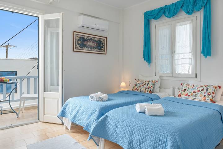 Vacation rental for 2 people, with balcony in Greece