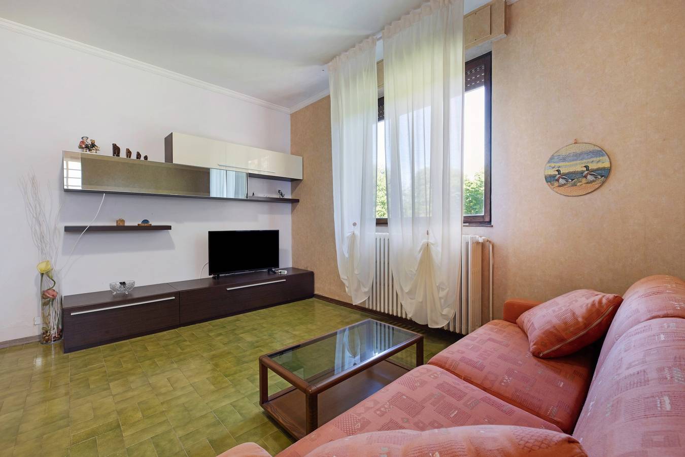 Appartamento intero, Appartamento 'Immerso Nel Verde' con vista sulle montagne e giardino privato in Lanzo d'Intelvi, Alta Valle Intelvi