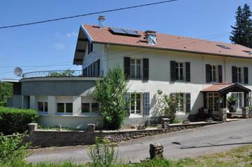 Chambre d’hôte pour 2 personnes, avec vue et jardin dans Bains-les-Bains