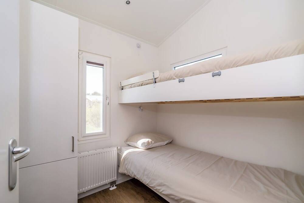 Chalet mit herrlichem Garten - und Loungeset - am Rande des Parks. in Burgh-Haamstede, Zeeuwse Kust