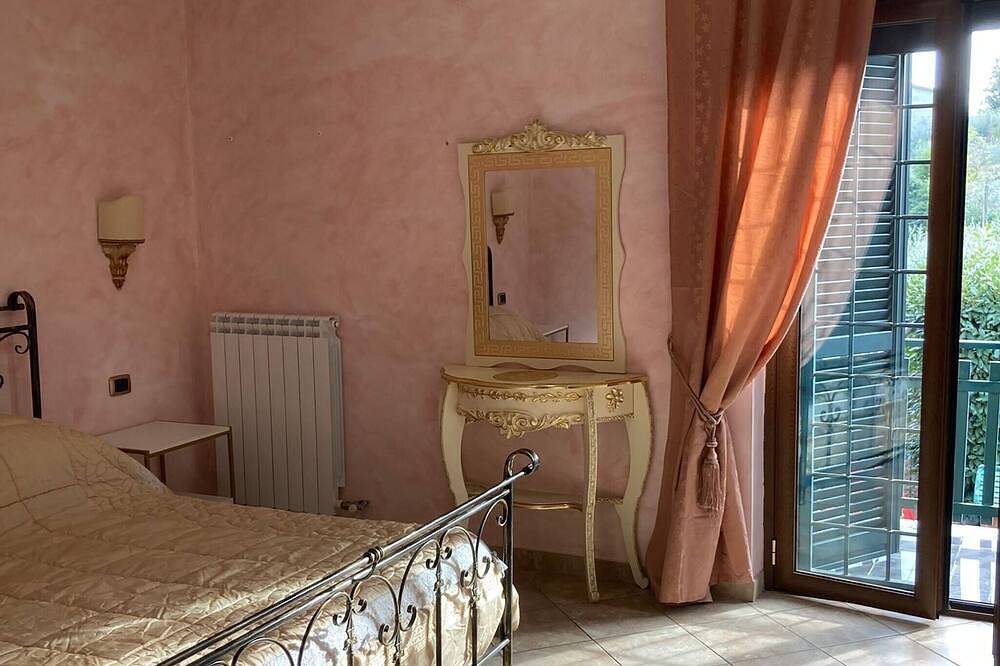 Charming Villa in Velletri, Italy - Perfect for a Relaxing Getaway in Velletri, Parco Regionale dei Castelli Romani