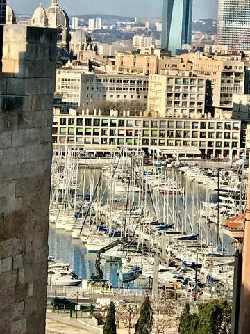 Gîte pour 4 personnes, avec terrasse et vue dans Abbaye Saint Victor De Marseille