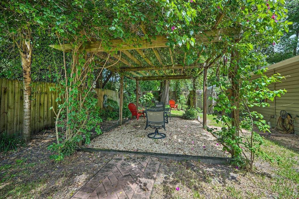 1 Mi to Lake Dora: Cottage w/ Shared Yard & Patio! in Mount Dora, Lake County