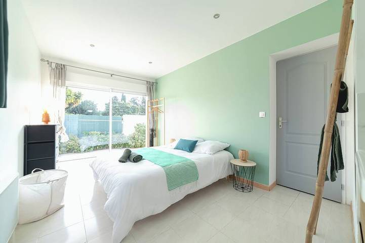Location de vacances pour 12 personnes, avec jardin à Millas - 4