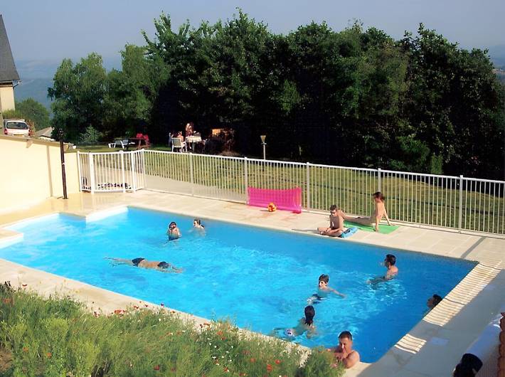 Gîte pour 6 personnes, avec piscine ainsi que terrasse et jardin dans Conques-en-Rouergue - 2