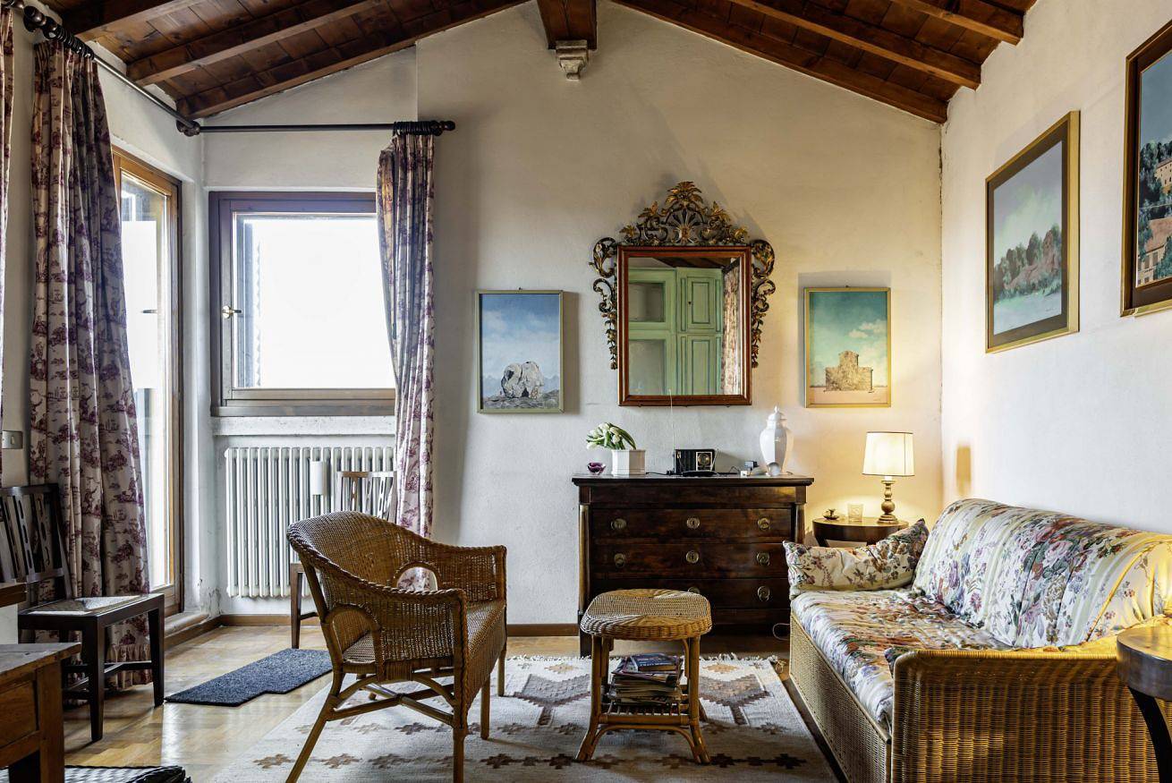 Entire apartment, Verona Romantic Apartment with Breathtaking Views! in Centro Storico di Verona, Verona