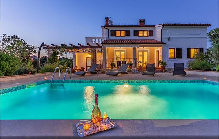 Location de vacances pour 10 personnes, avec piscine et terrasse à Loborika - 2