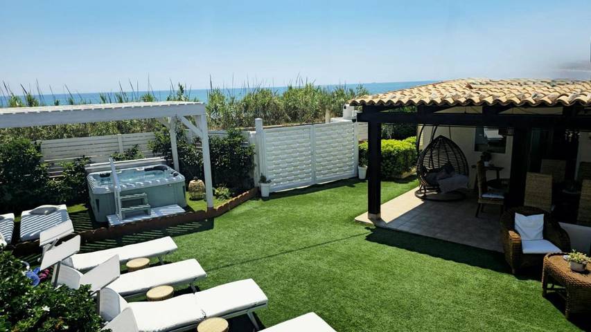 Villa per 6 persone, con piscina e panorama nonché giardino, con animali domestici in Santa Maria del Focallo