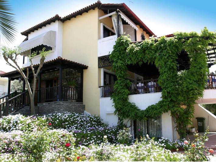 Entire apartment, Ioli Village Resort in Pefkochori in Pefkochori, Cassandra