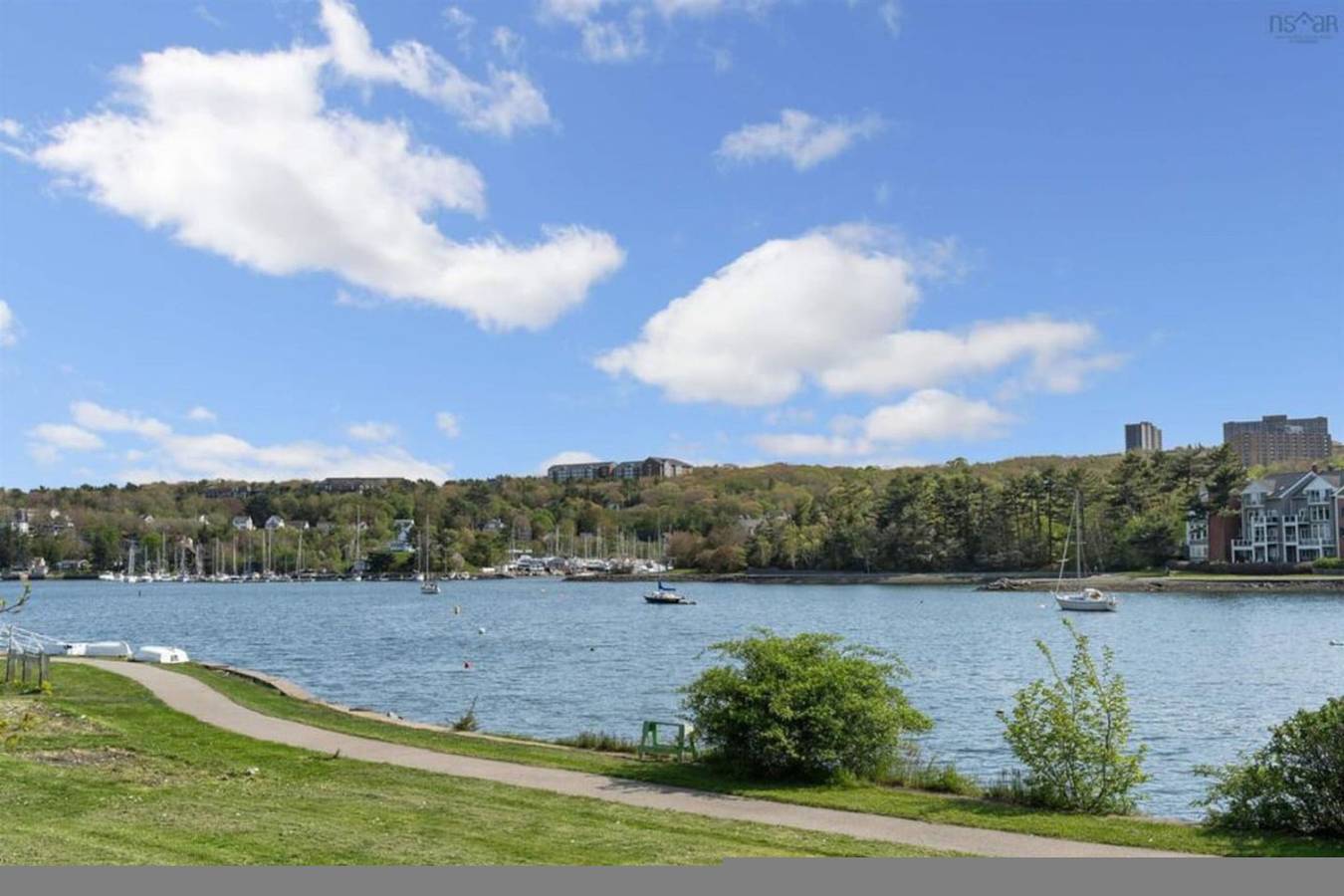 Oceanview Modern Home in Central Halifax in Halifax, Nuova Scozia