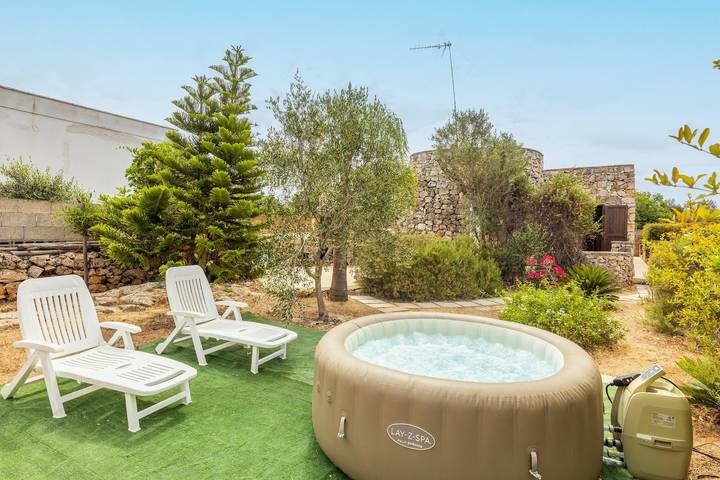 Trullo pour 4 personnes, avec vue ainsi que terrasse et balcon/terrasse - 1