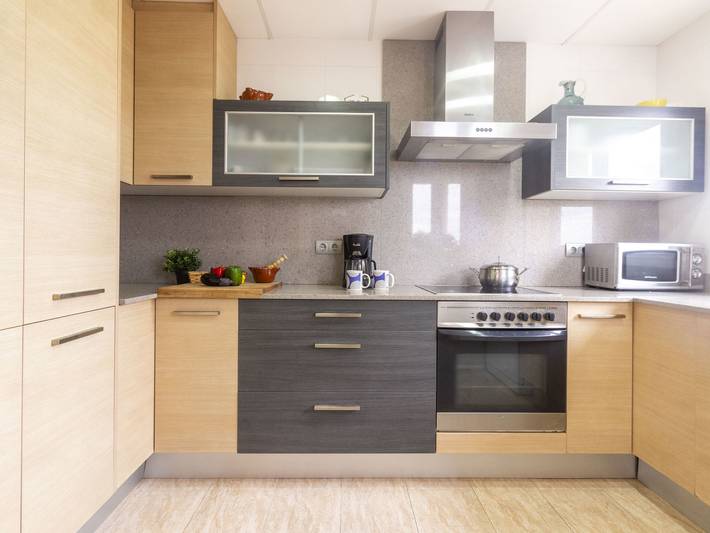 Location de vacances pour 13 personnes, avec jacuzzi et jardin ainsi que piscine et terrasse, animaux acceptés à L'Ampolla - 4