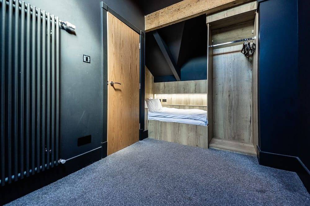 Entire apartment, The Loft Suite Sasco Apartments in Blackpool Pleasure Beach, North West England