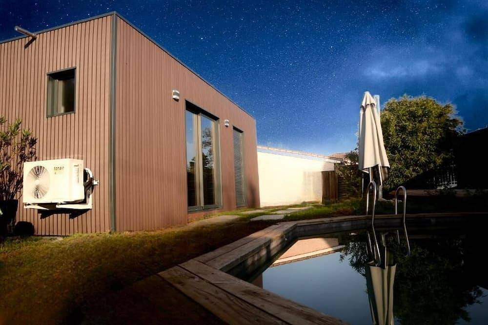 Appartement entier, Studio de jardin avec vue sur piscine in Meyzieu, Lyon et ses environs